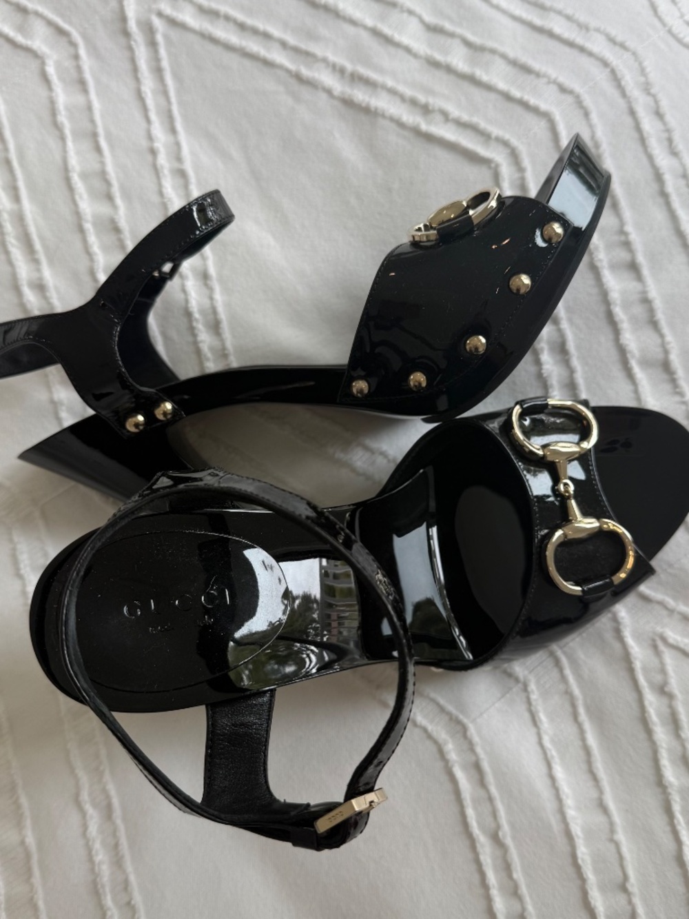 NWOT GUCCI PATENT PLATFORM SANDALS, BLK, SZ 35.5